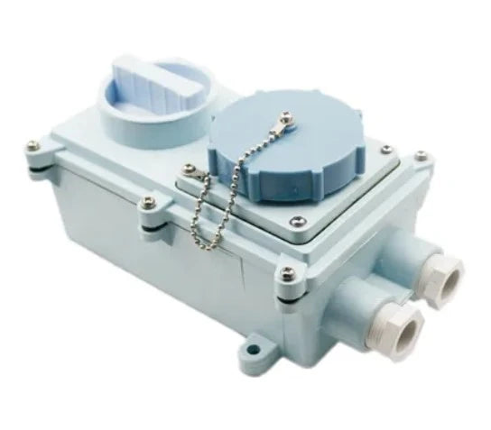 792772 | NE-102772 - Japanese Cee-Norm Receptacle with Interlock Switch 200-250V 16A 2P + E 6H IP56