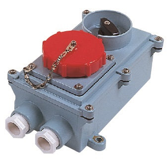 792774 | NE-102774 - RECEPTACLE W/T IEC W/LOCK 3P+E, AC380-415/440-460V RED RSIL2-3